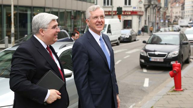 Elder José A. Teixeira et Elder D. Todd Christofferson sur le chemin de la Commission Européenne, à Bruxelles, où ils ont rencontré la Conseillère du Président José Manuel Barroso pour le dialogue entre les institutions Européennes et les églises, les associations religieuses ou communautés.