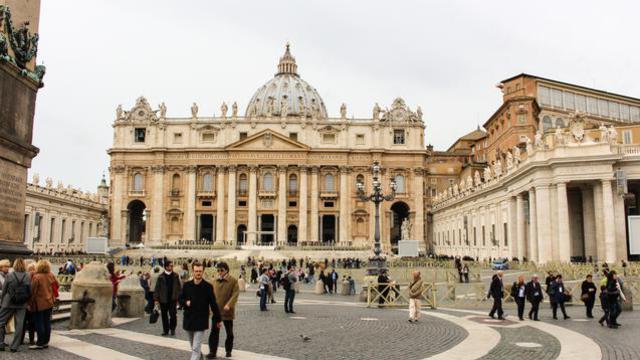 Président Henry B. Eyring, premier conseiller dans la Première Présidence de l'Église, se joint à d'autres dirigeants religieux de 14 confessions et 23 pays à un colloque historique de 3 jours au Vatican.