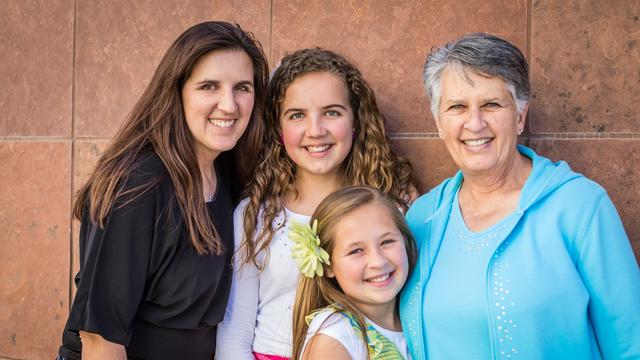 La réunion générale des Femmes réunit pour la première fois les femmes, les jeunes filles et les fillettes à partir de 8 ans.